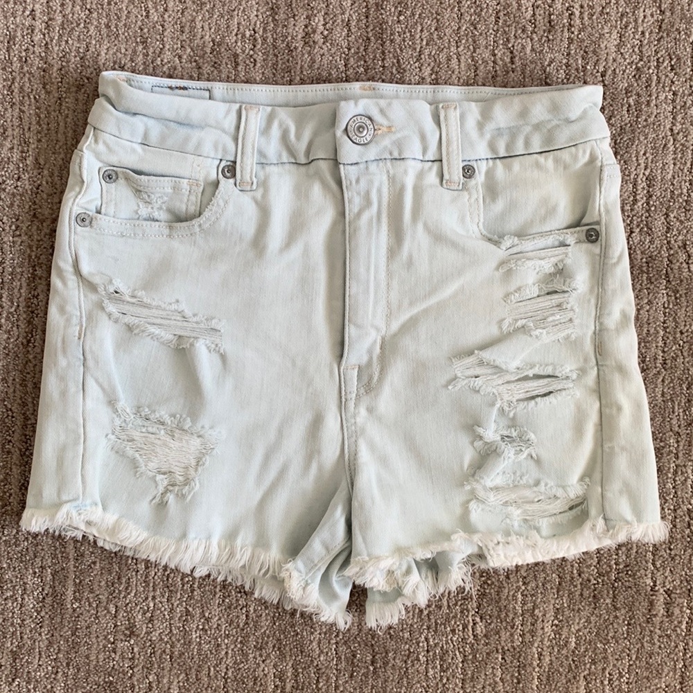 Light wash American Eagle Curvy Short